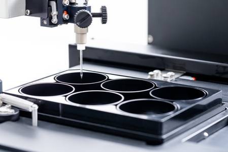 CellCelector during picking of single cells CellCelector during picking of single cells