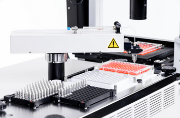 Module for picking of adherent cells